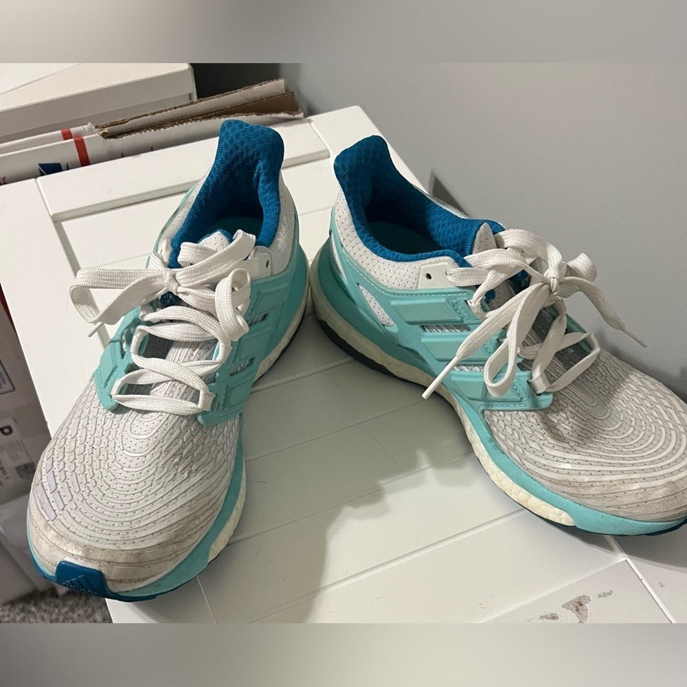 Adidas Energy Boost Sneakers Women's 7.5 View 3